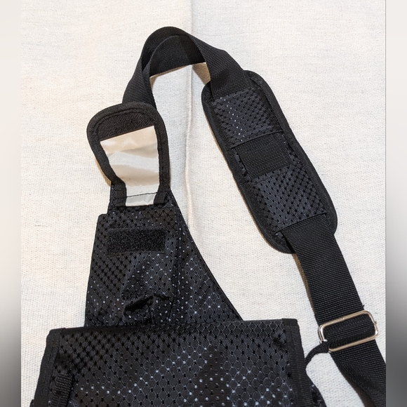 Heys Crossbody Bag and Neck Wallet - Picture 6 of 11